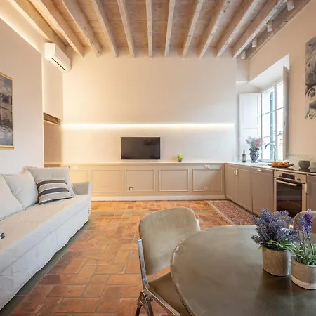 Apartment Ognissanti Nest-hosted By Sweetstay Florenz